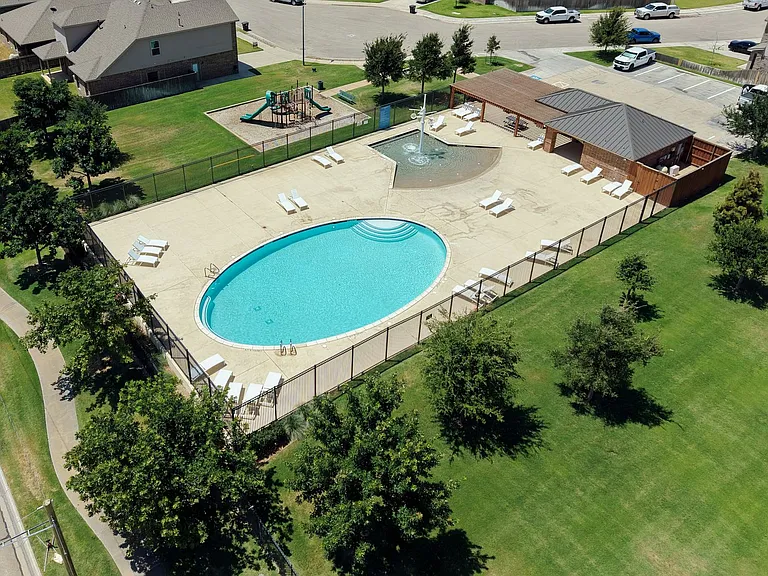 6408 Hall Of Fame Blvd — Photo 30