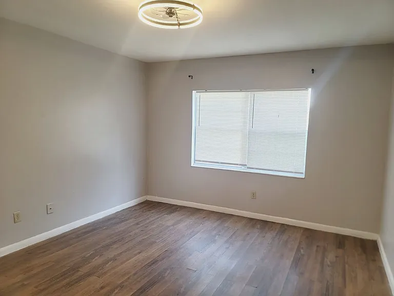2325 W Pensacola St #213 — Photo 12