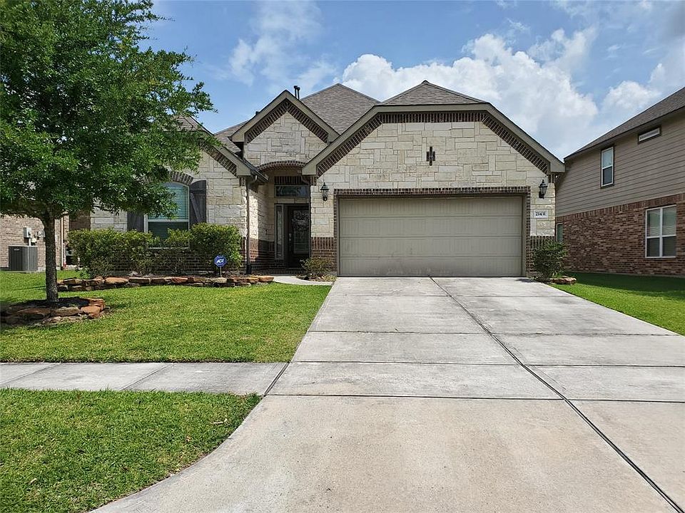 1st image of 21431 Kirsten Falls Dr