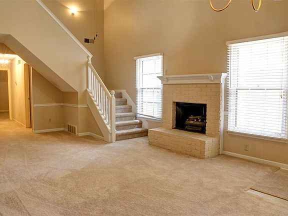 4th image of 2986 Huntington Trail Dr