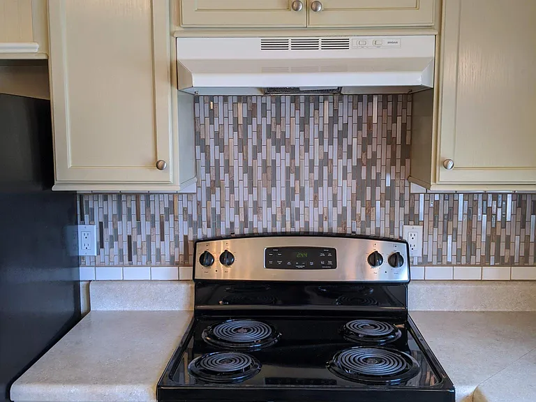901 W Broadway St — Photo 12