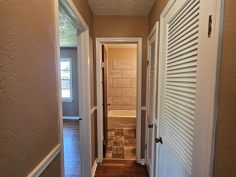 1904 W Randall Ave — Photo 14