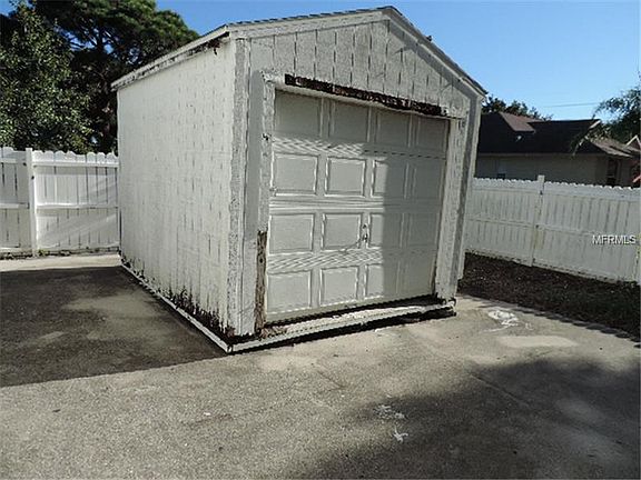 4th image of 602 N Tuttle Ave