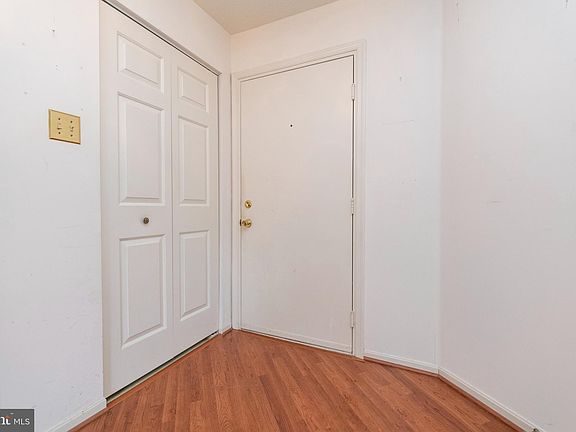 4th image of 46 Whips Ln #23