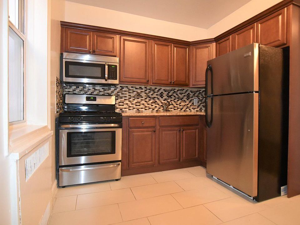 1st image of 1776 E 13th St #2