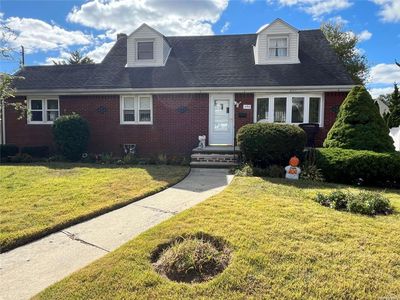 496 Morris Drive, Valley Stream, NY, 11580