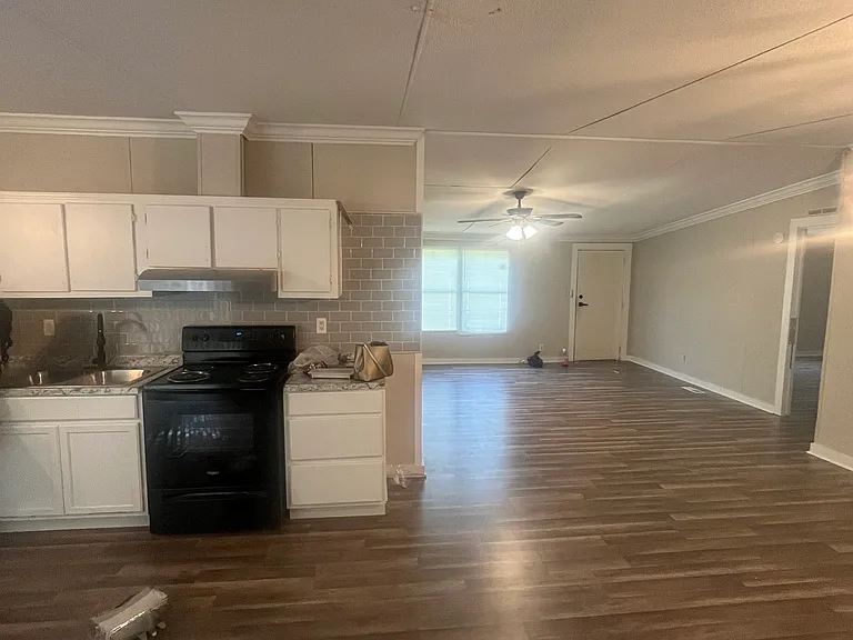 1443 Woodend Ln — Photo 8