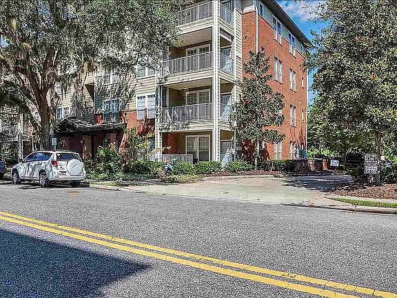 Street view of 4th floor