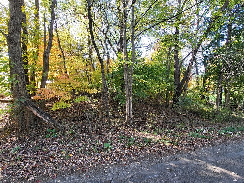 2nd image of 0 Wade Dr