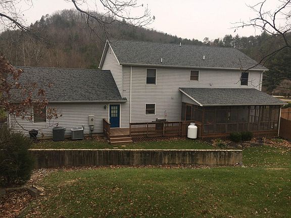 3rd image of 102 Mountain Lake Dr