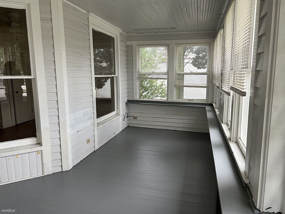 Private, enclosed front porch