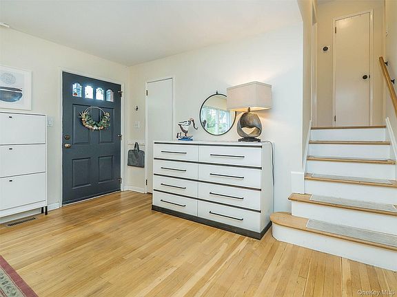 3rd image of 7 Cedar Lane