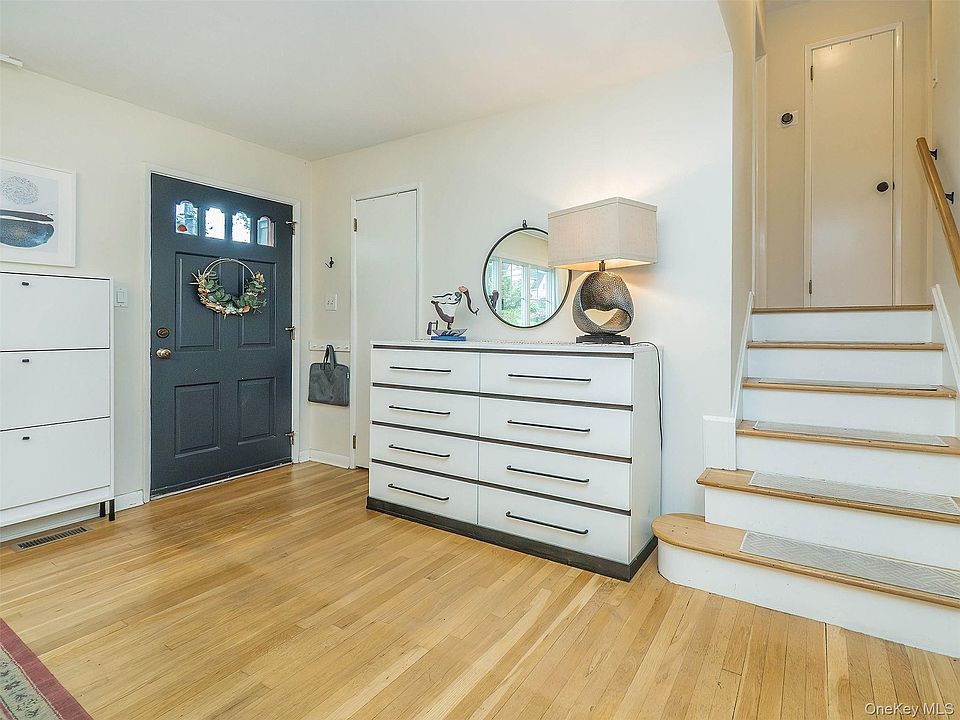 7 Cedar Lane, Glen Head, NY 11545 | MLS #1007334 | Zillow