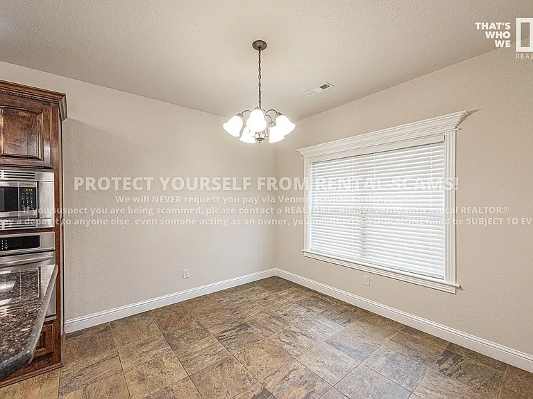 3834 E Zion Rd — Photo 9