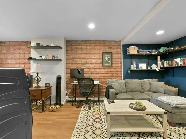 164 F St #4, South Boston, MA 02127