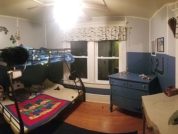 4th image of 209 Montgomery St