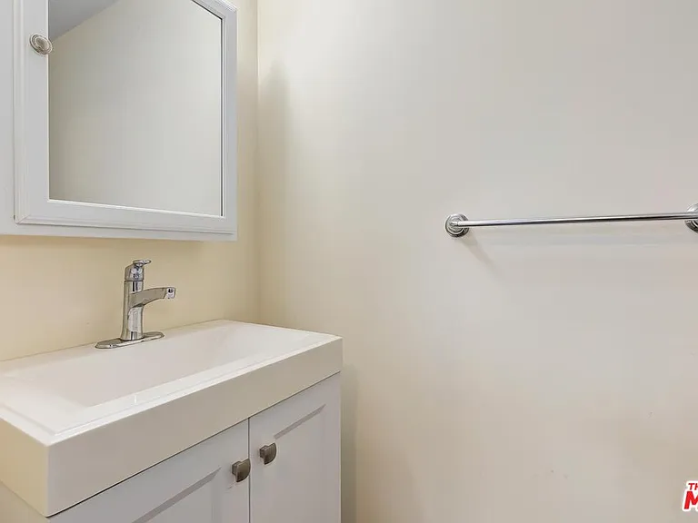 2841 Montcalm Ave — Photo 64