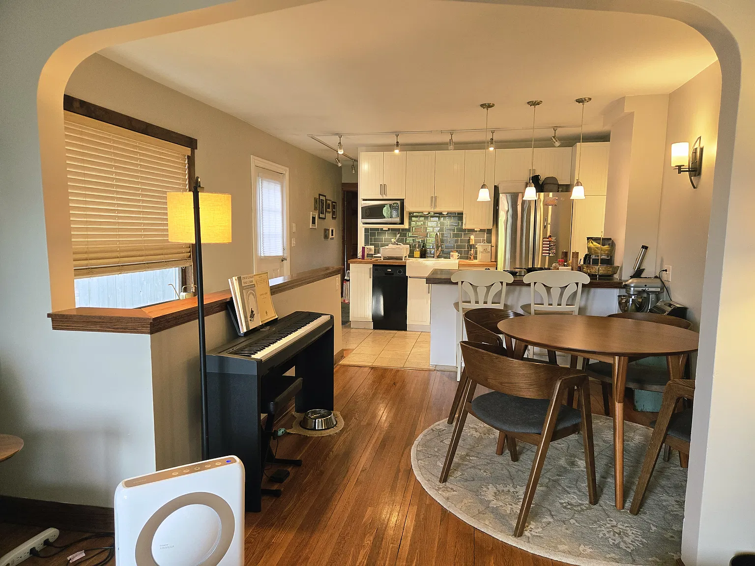 2 bed, 1110 sqft, $1,995 — Photo 3
