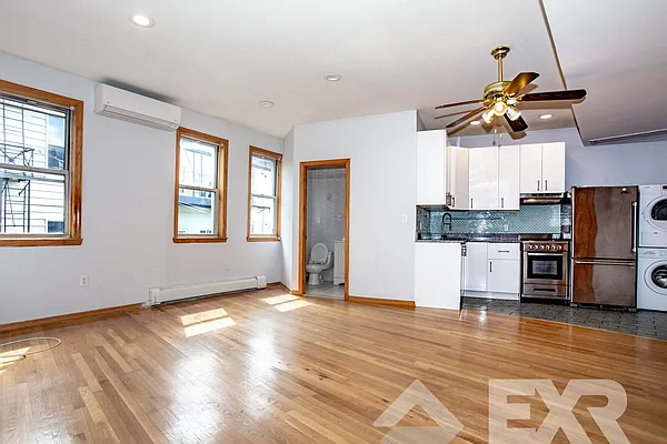 Rented by EXR | media 3