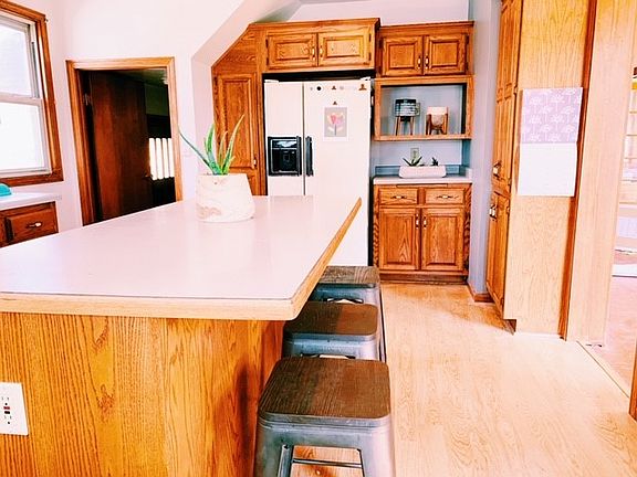 5th image of 421 Janssen Ave
