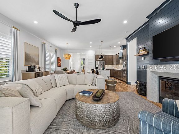 2nd image of 147 Persimmon Circle
