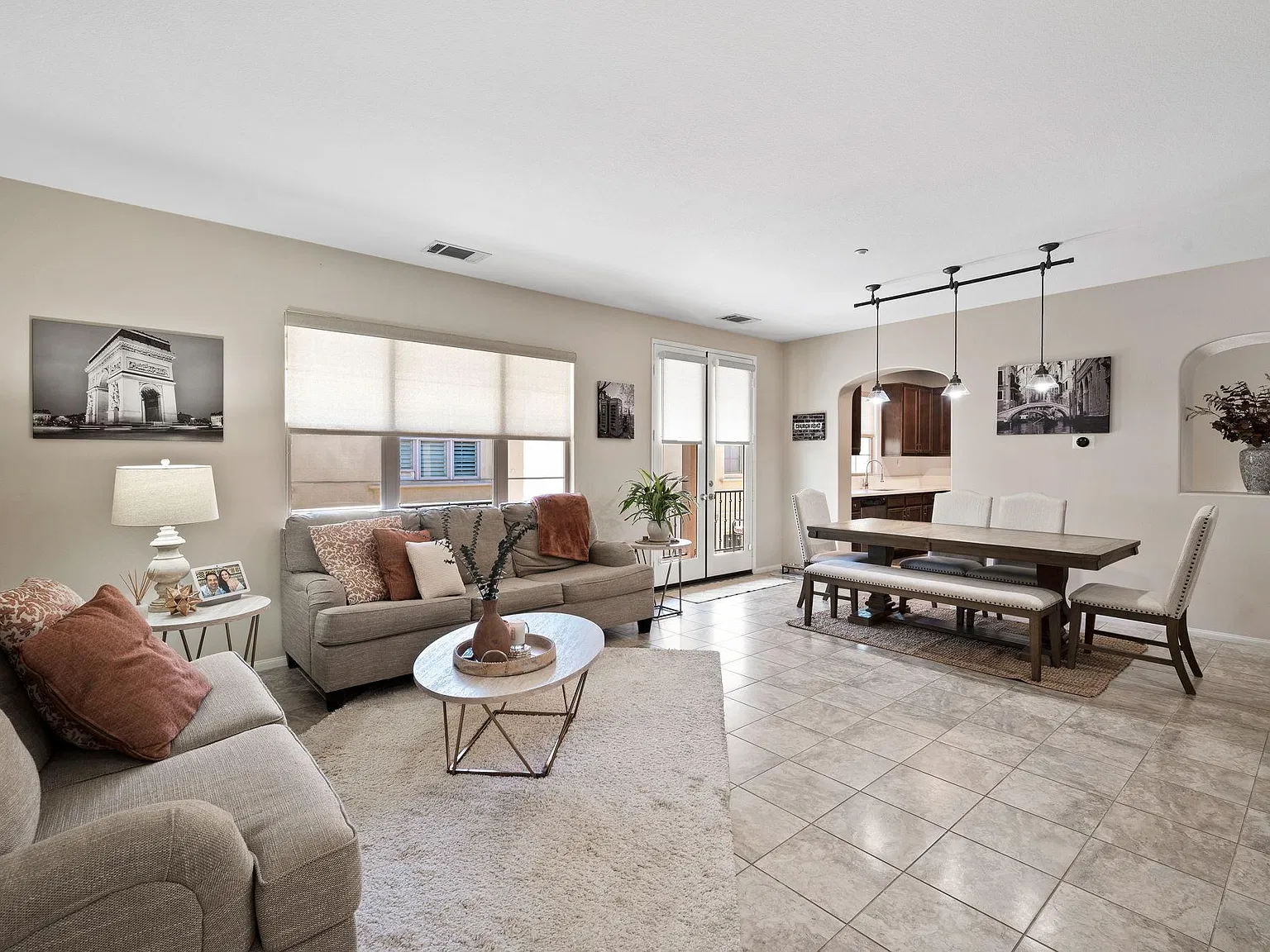 2 bed, 1602 sqft, $2,600 — Photo 2
