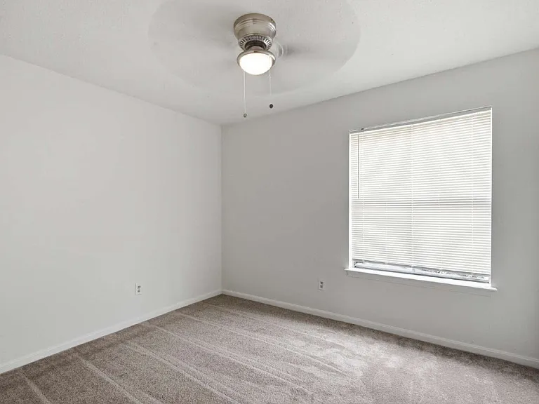 11217 Briar Forest Dr — Photo 13