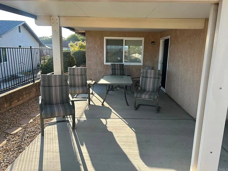 1404 Highridge Dr — Photo 16