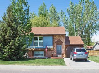1016 Palisades Ct, Riverton, WY 82501
