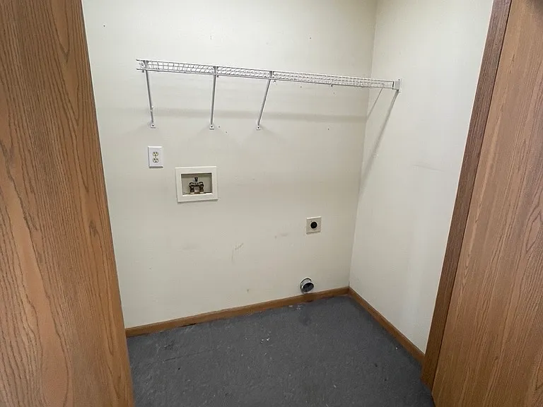 385 Grantland Dr — Photo 12
