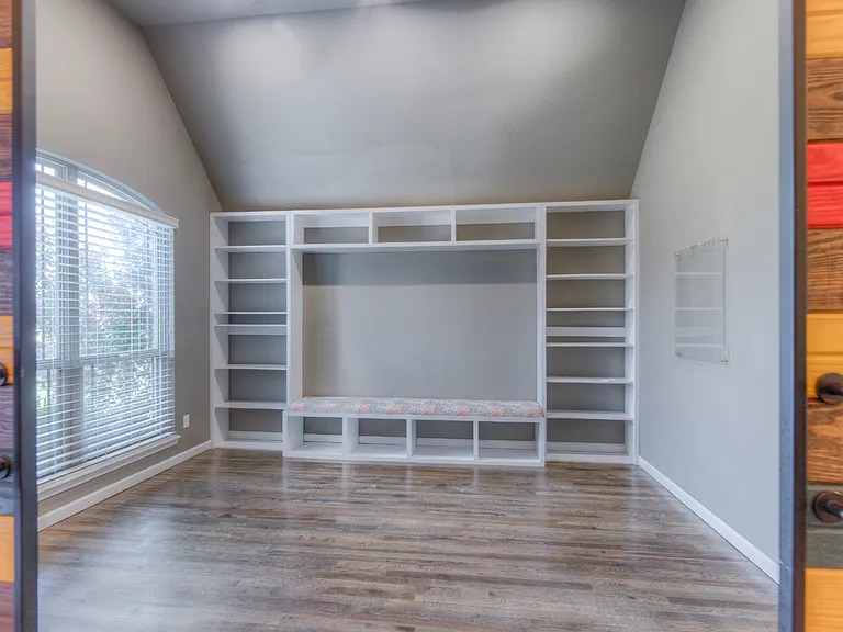 211 E 128th Pl S — Photo 16