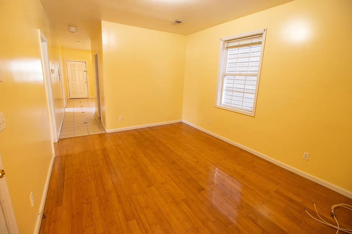 Building Photo - 15 Webster St #3