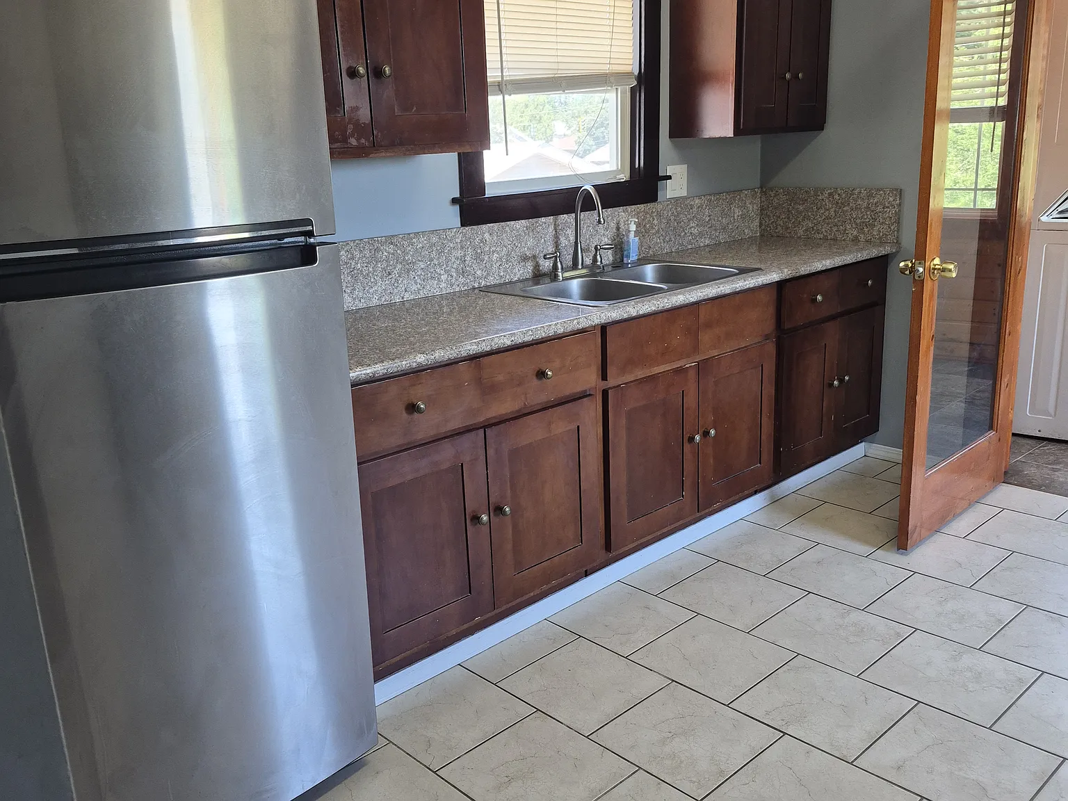 2 bed, 1000 sqft, $1,450 — Photo 3