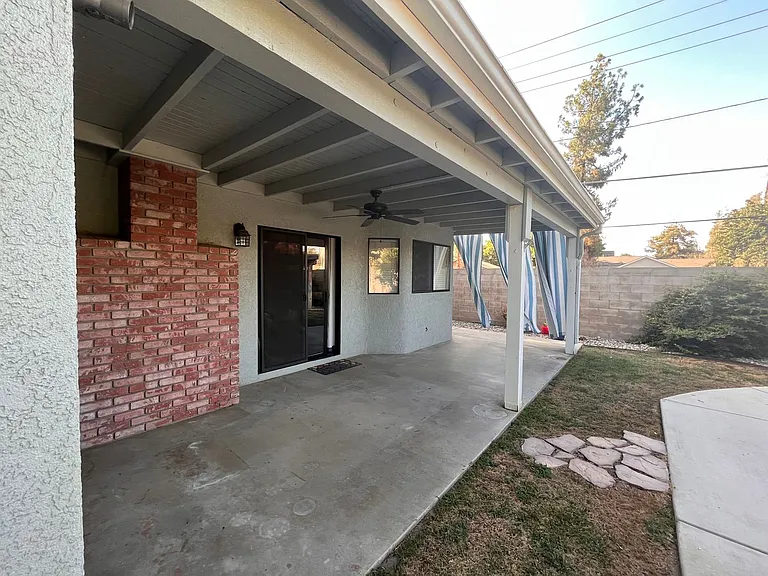 540 N Peppertree St — Photo 28