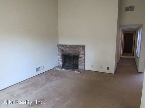 4th image of 1172 Meadow Gate Dr