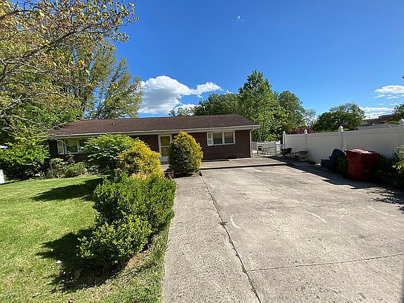 3rd image of 513 Longview Dr