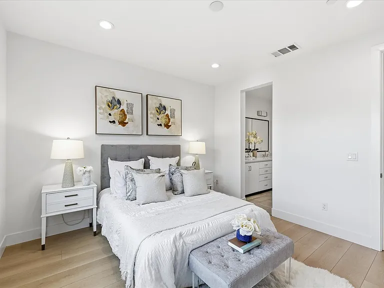 270 Ariana Pl — Photo 17