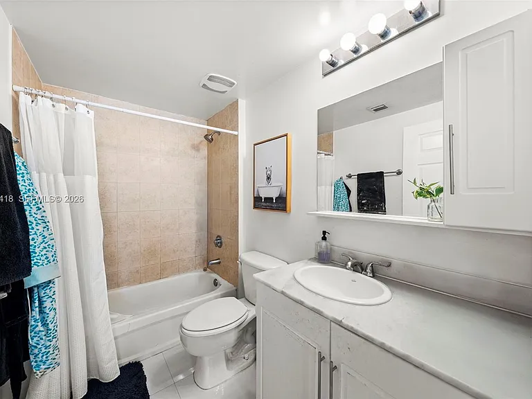 275 NE 18th St #708 — Photo 21
