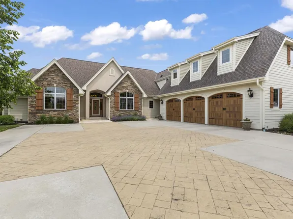 2384 Brookside DRIVE, Jackson, WI 53037