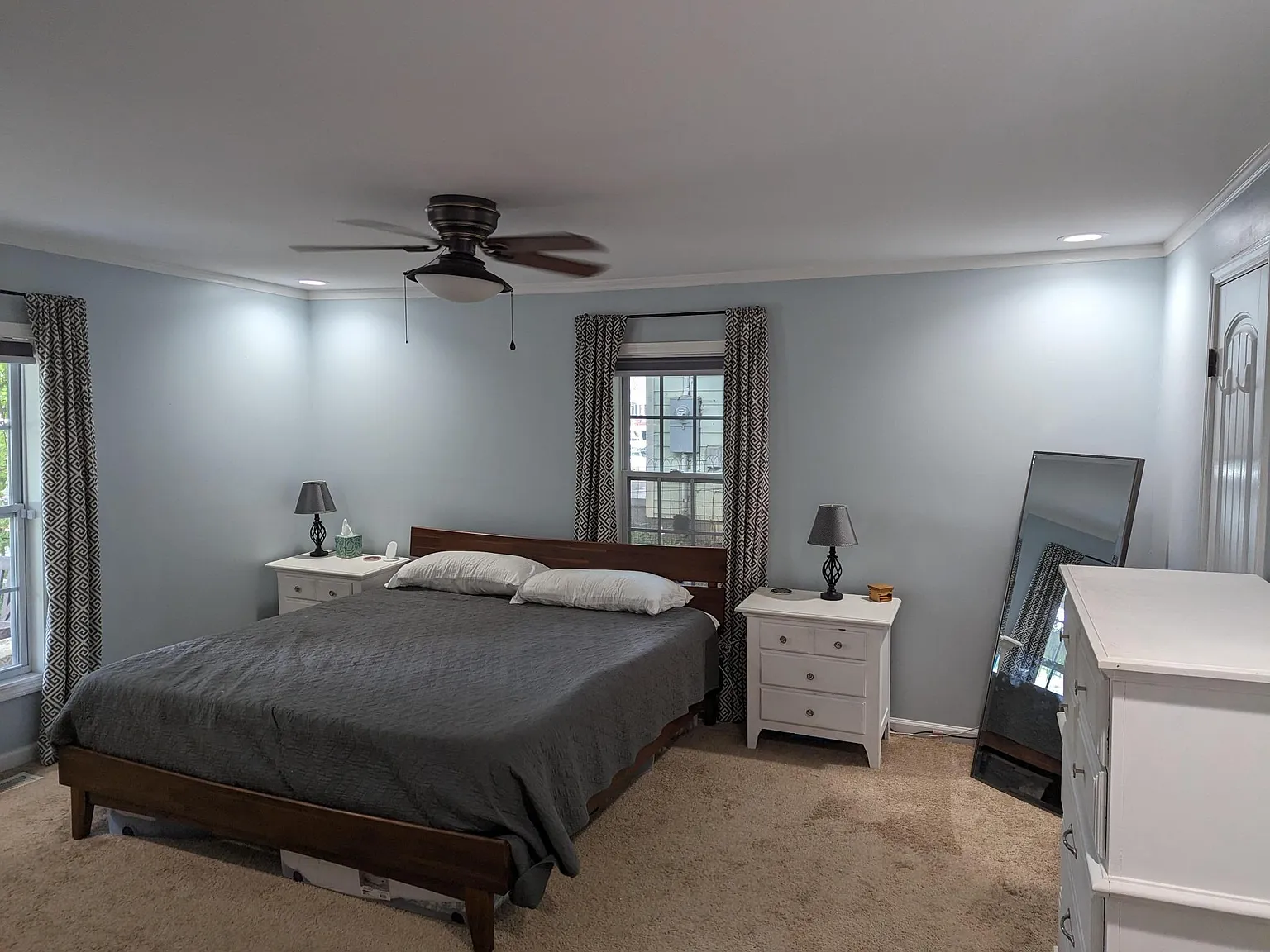 817 E Davie St — Photo 3