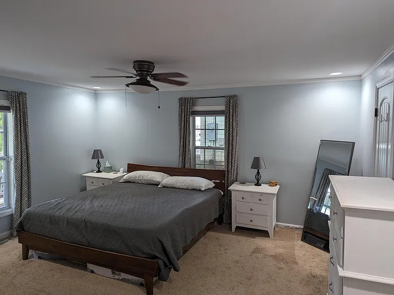 817 E Davie St — Photo 3