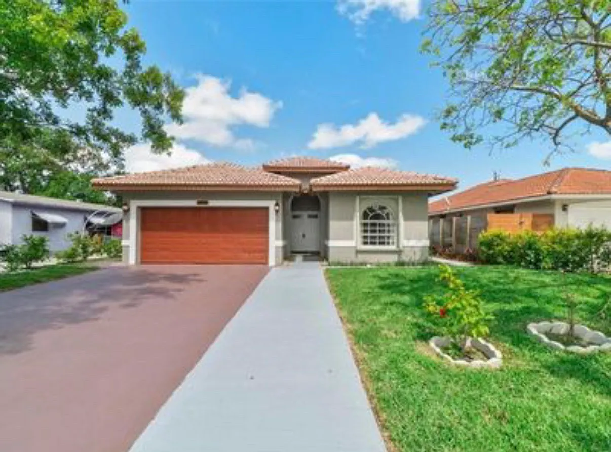 4 bed, 1698 sqft, $3,300 — Photo 4