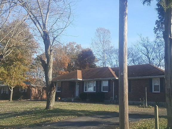 3rd image of 10 Lealand Dr