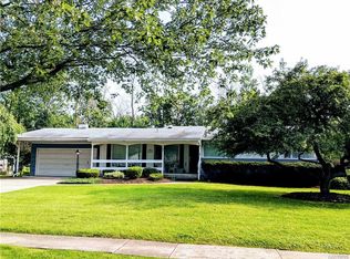 42 Woodbury Dr, Amherst, NY 14226