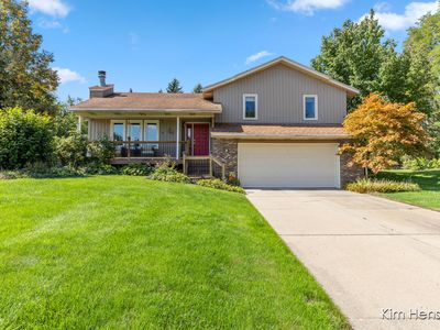 7039 Crescenda Dr NE, Rockford, MI, 49341