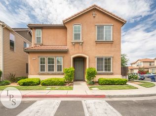 5521 N Sebastian Ln, Fresno, CA