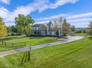 22 Farmhouse Rd, Milford, NJ 08848