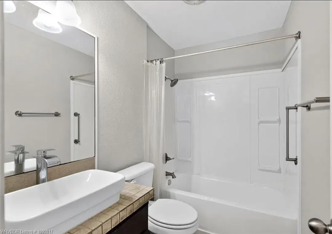 2 bed, 1.5 bath, 1568 sqft, $950 — Photo 4