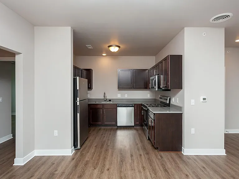507 E 1st St — Photo 12