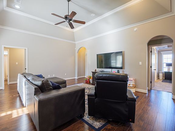 4th image of 3961 Glen Laurel Dr S